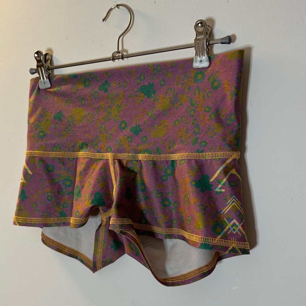 TEEKI Hot Shorts